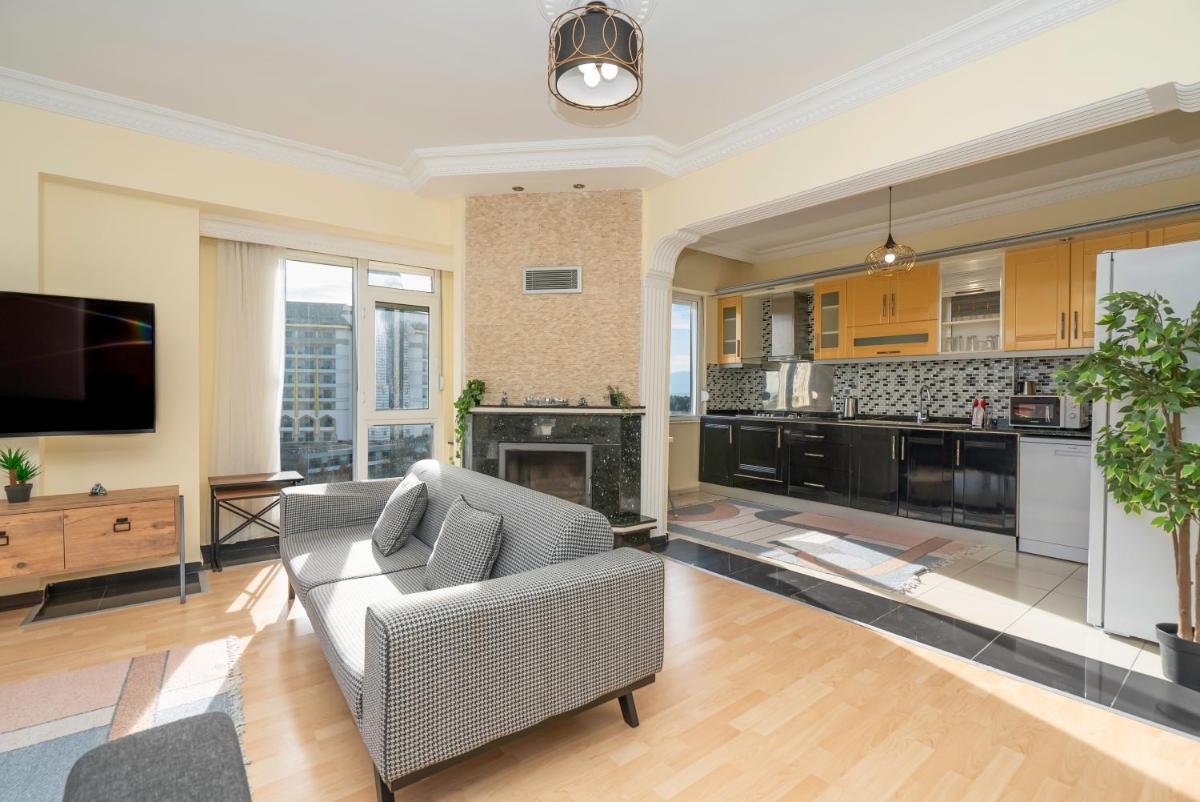 B lackstone Homes - Housity