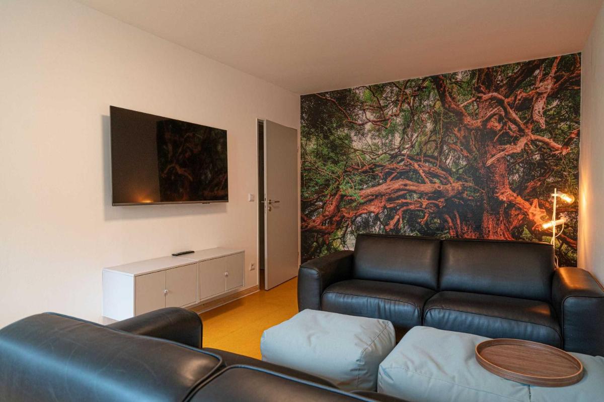 BIG MAMA Berlin - Housity