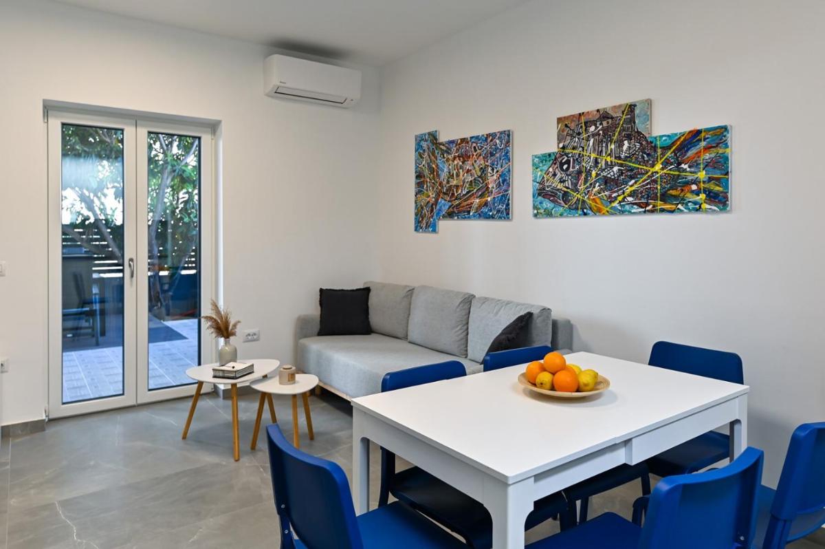 Apartment Judy, Terrace&Garden, 80m from the Beach - Housity
