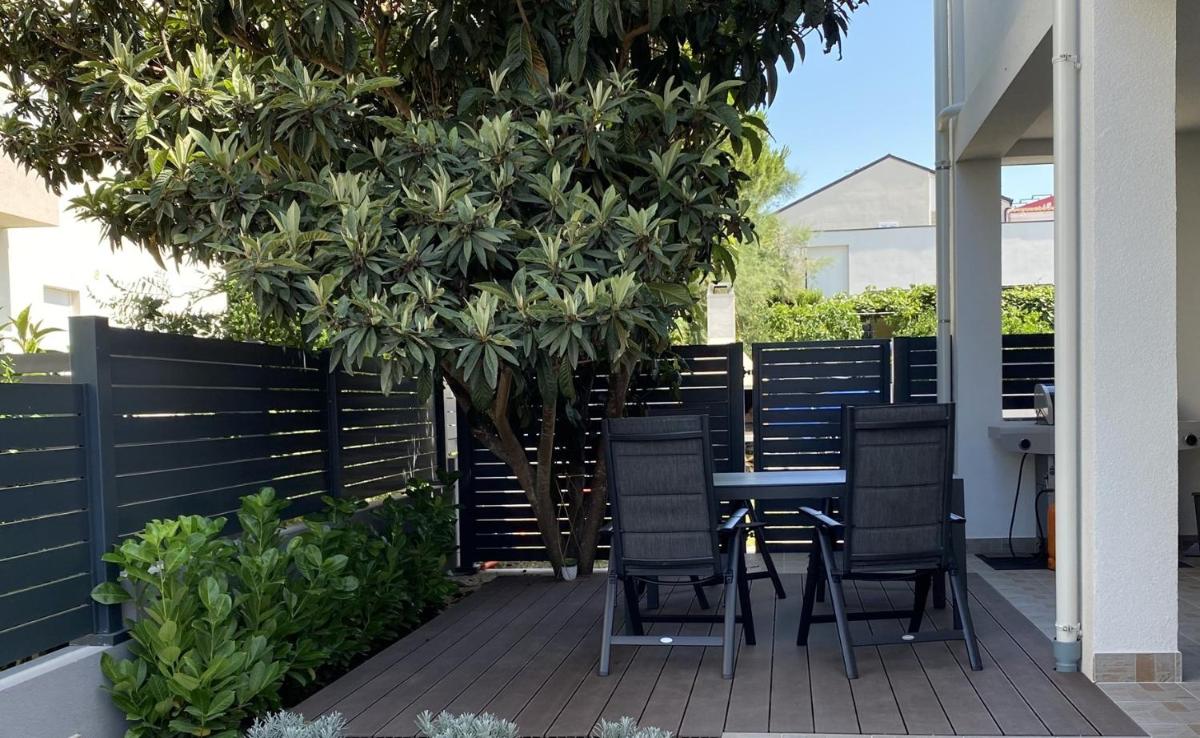 Apartment Judy, Terrace&Garden, 80m from the Beach - Housity
