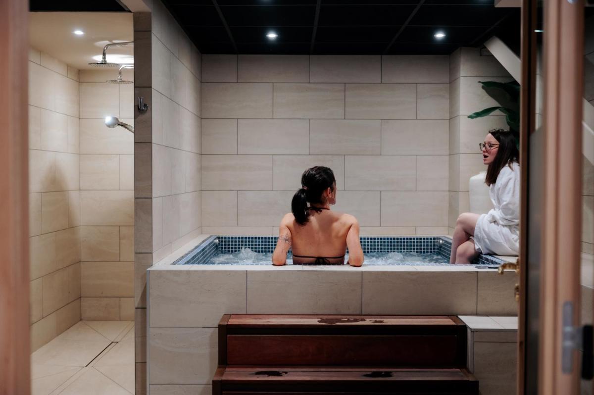 Clients de l'établissement Keystone Hôtel & Spa