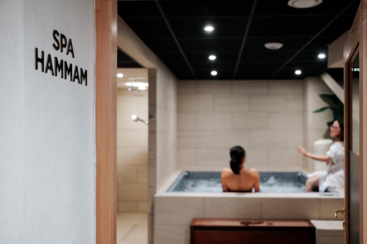 Clients de l'établissement Keystone Hôtel & Spa
