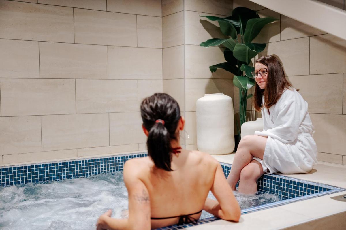 Clients de l'établissement Keystone Hôtel & Spa