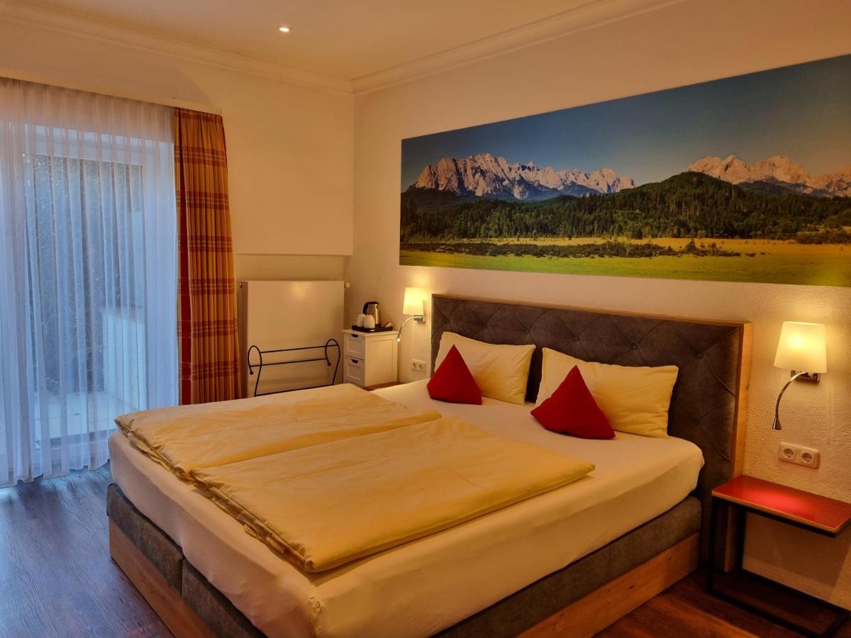 Hilleprandt - Adults Only - Housity
