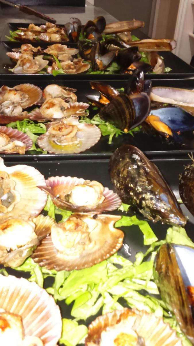 Comida en o cerca de este hotel