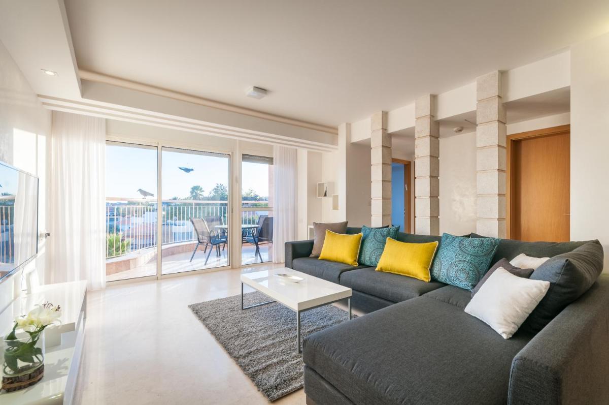 Magical Sea View with 3 Bedroom - Hizvo