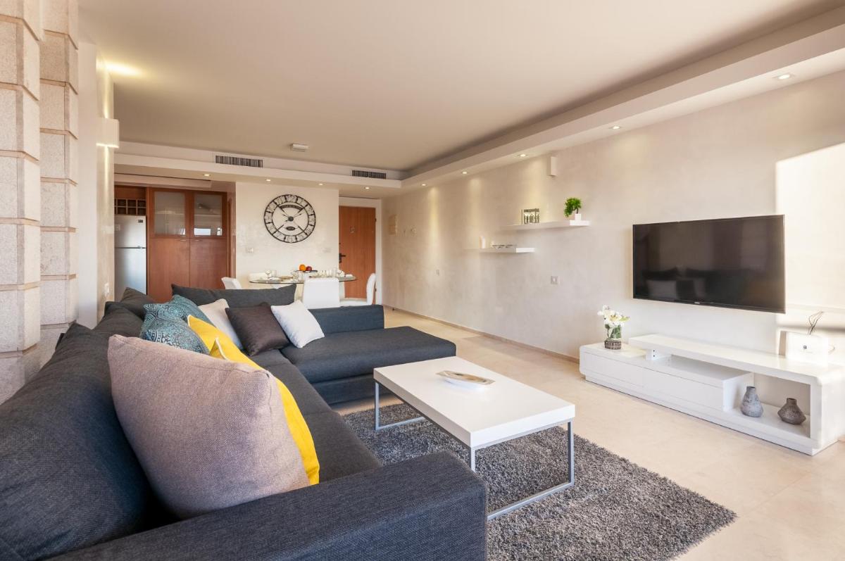 Magical Sea View with 3 Bedroom - Hizvo