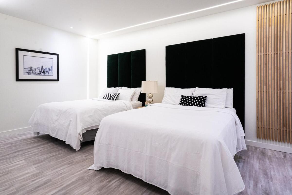 Modern Loft with Park Like Setting View - Housity