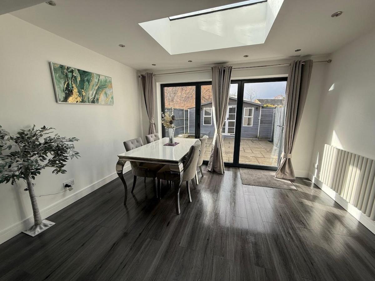 JB Stays Orpington - Housity