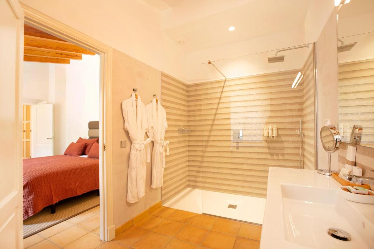 Hotel y Apartamentos DES PUIG - Housity