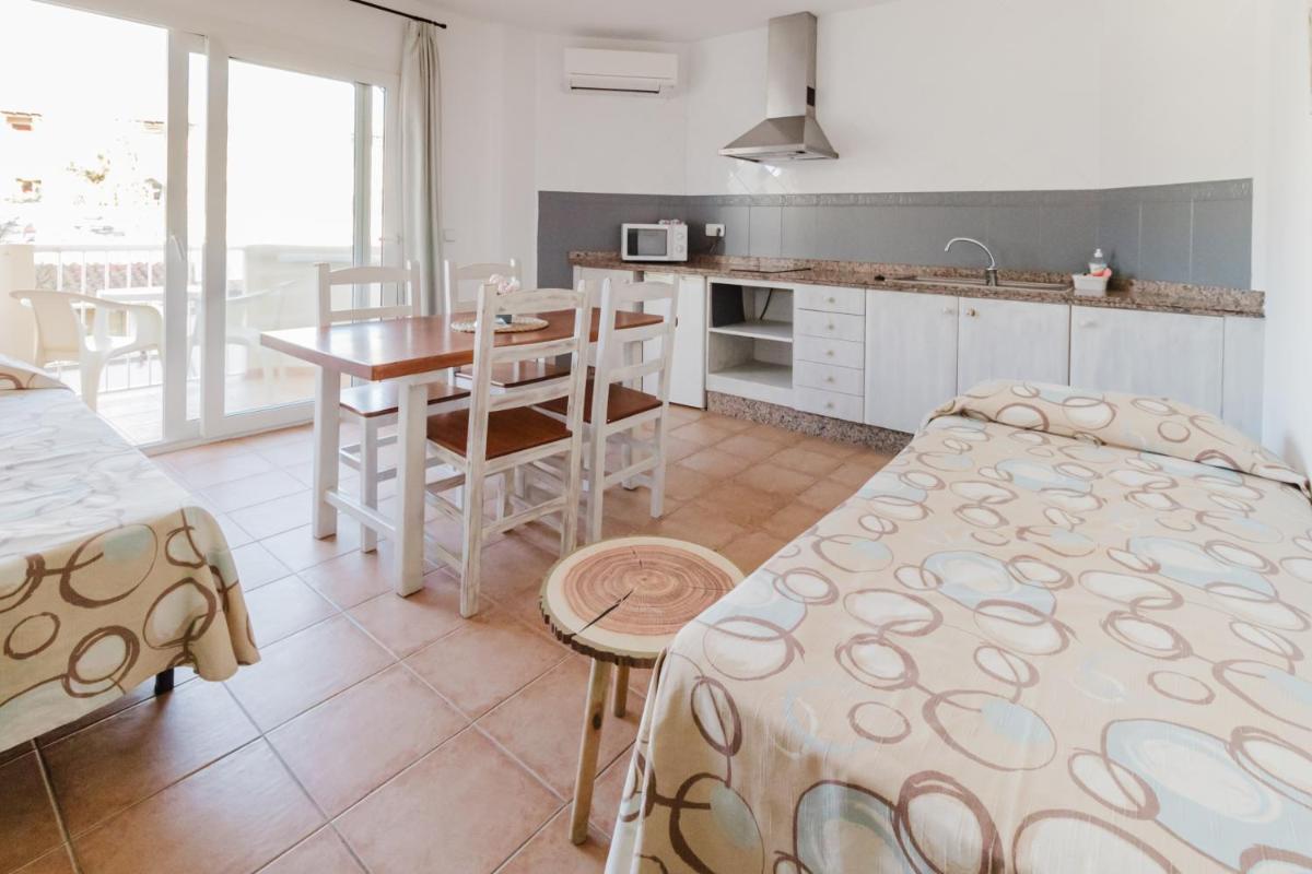 Apartamentos Timon - Emar Hotels - Housity