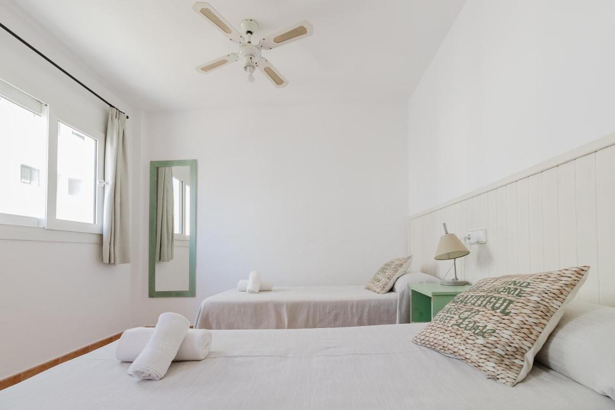 Apartamentos Timon - Emar Hotels - Housity