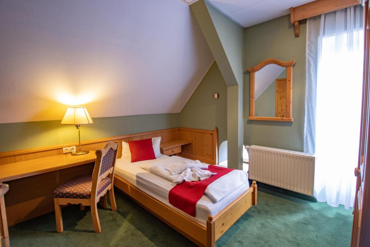 Hotel Schloss Nebra - Housity