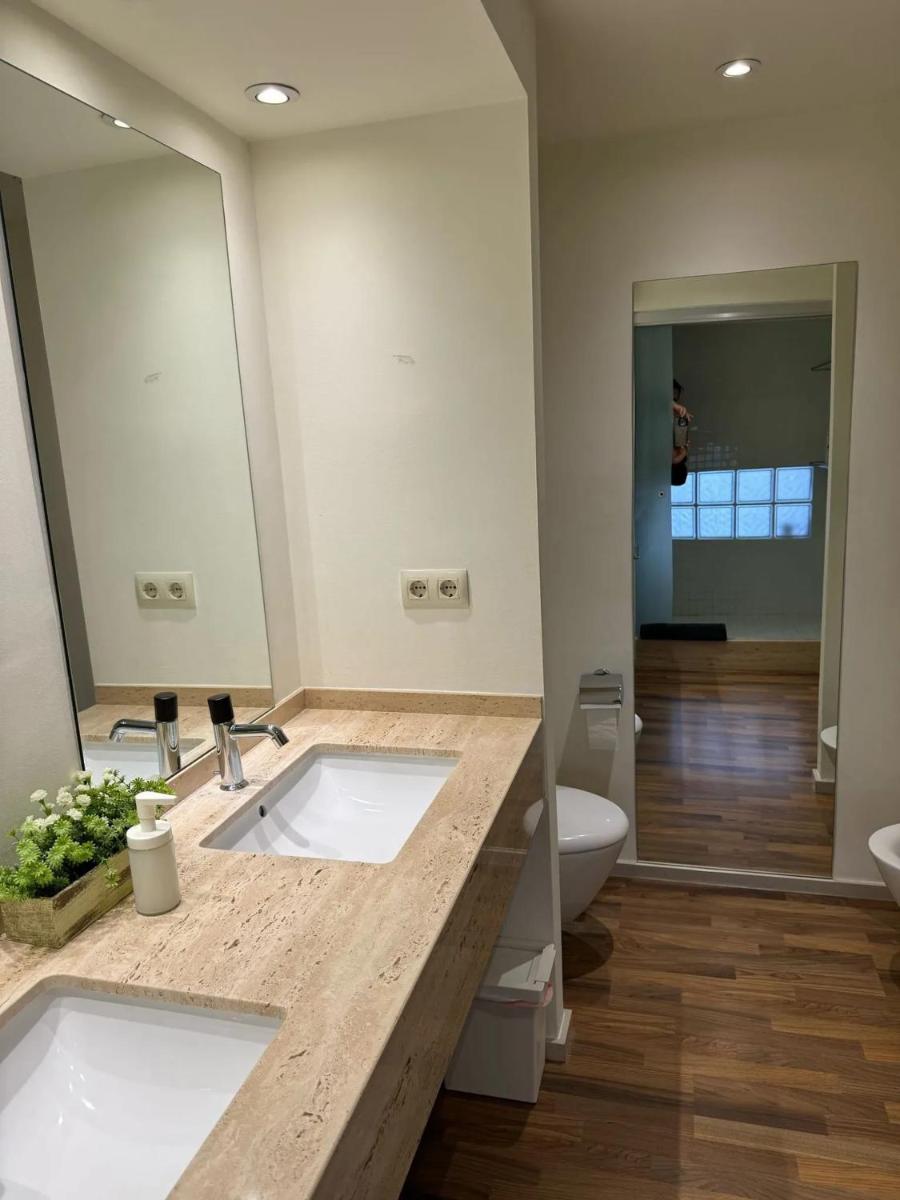 Spacious Apartment in Valencia with Sea View - 160 sqm - Hizvo