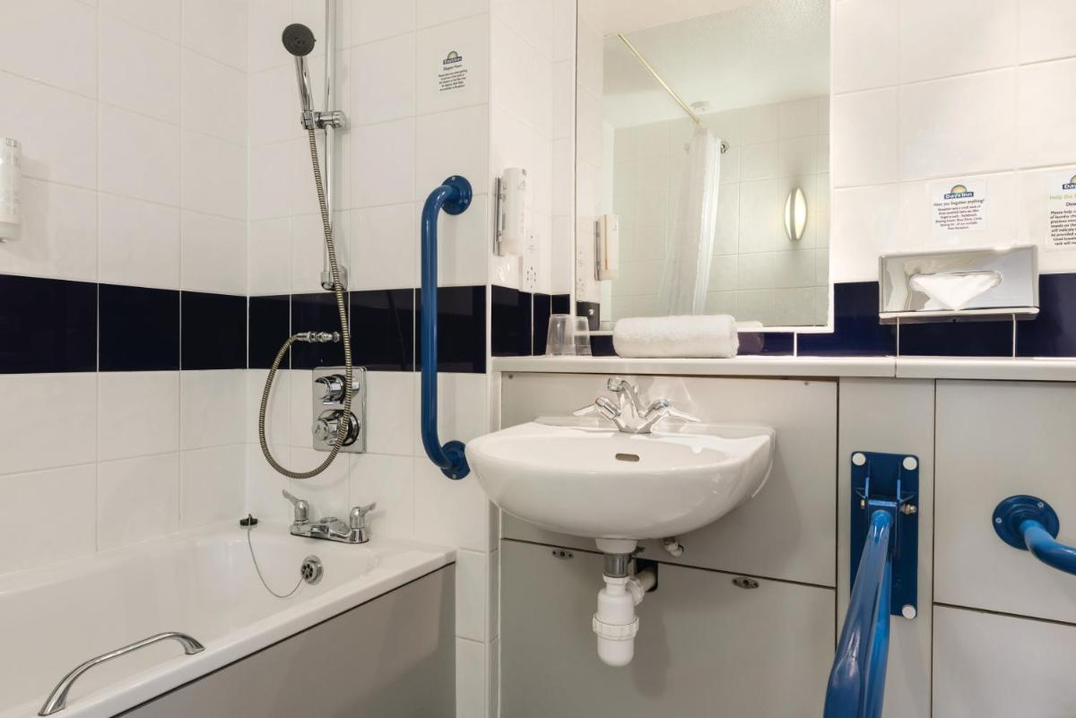 Days Inn Michaelwood M5 - Housity