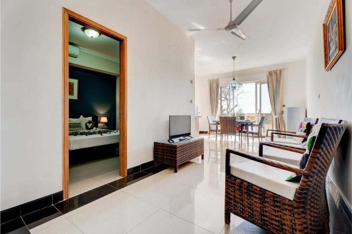 Modern Apartment in Grand Baie sea view shared pool - Housity