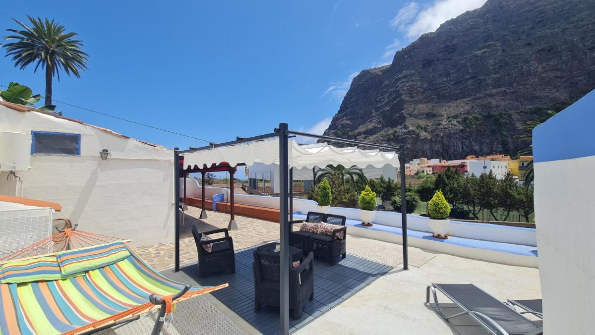 Casa Marcos in La Gomera with relaxing terrace - Housity