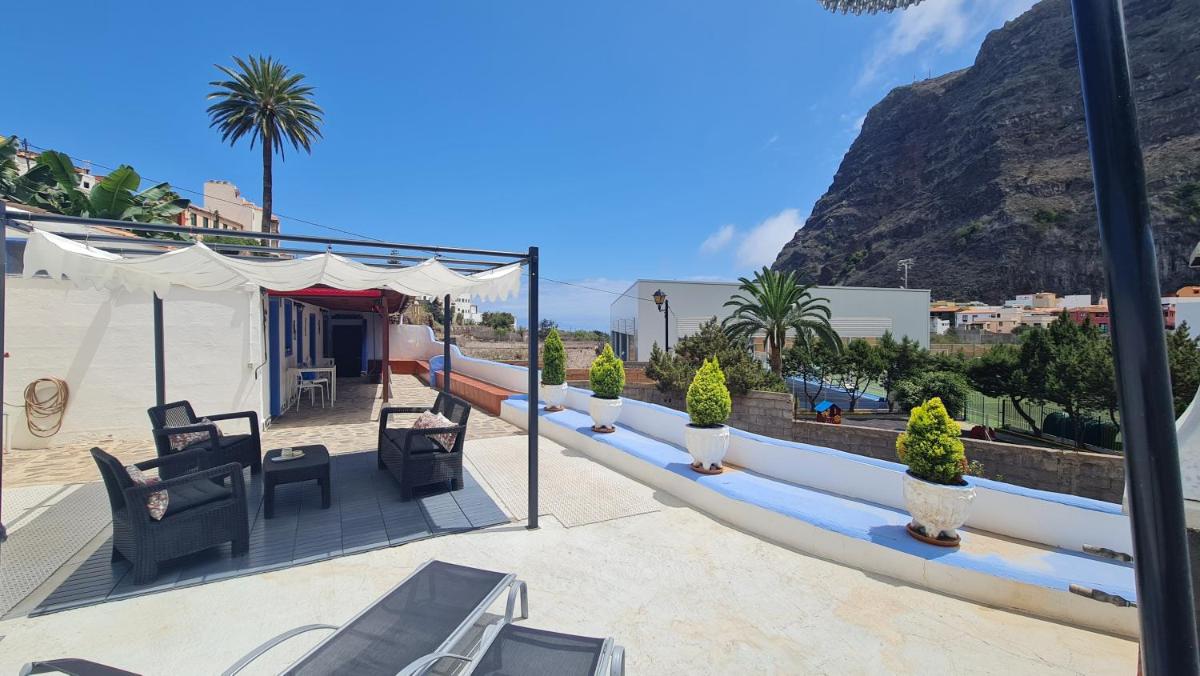 Casa Marcos in La Gomera with relaxing terrace - Housity
