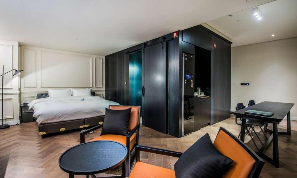 Rivertain Hotel - Hizvo