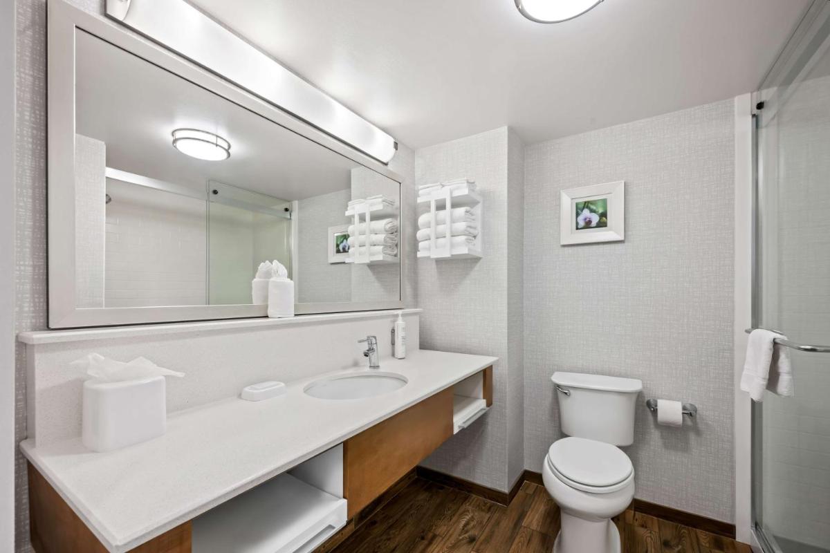 Hampton Inn & Suites Wilson I-95 - Housity