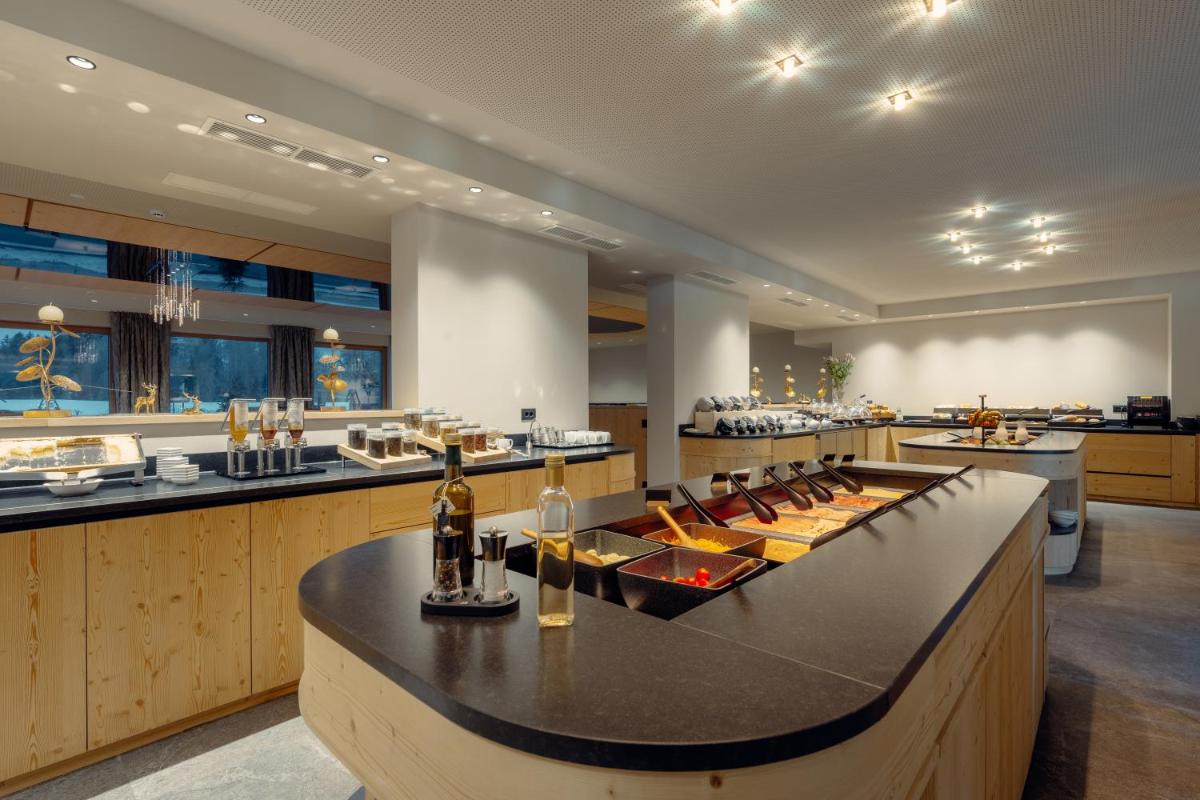 Hotel Tofana Cortina - Housity