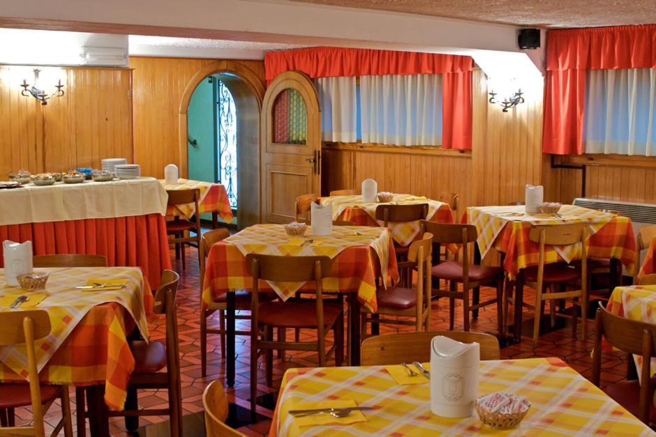 Hotel Adriana - Housity