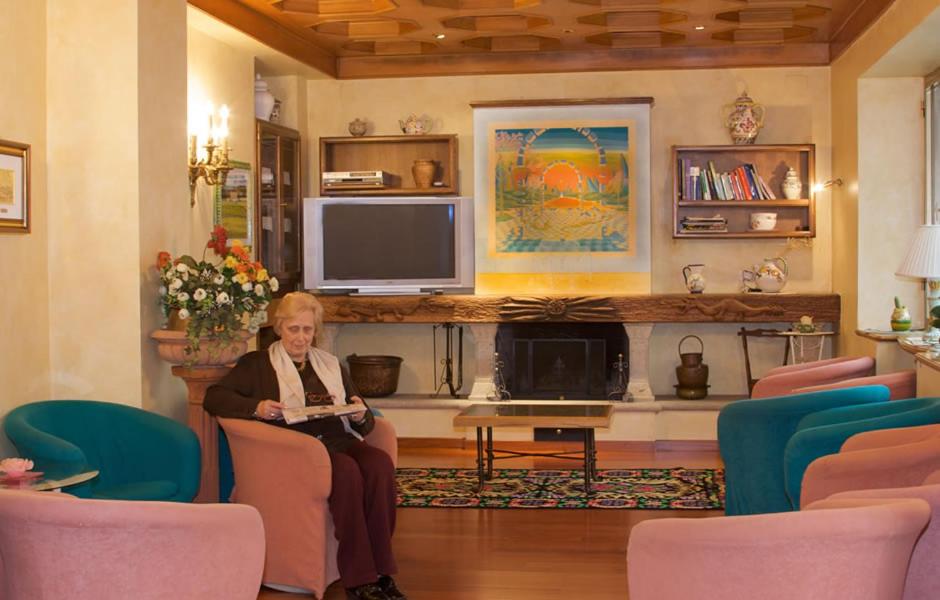 Hotel Adriana - Housity