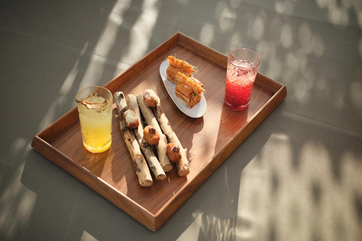 Comida en o cerca de este hotel