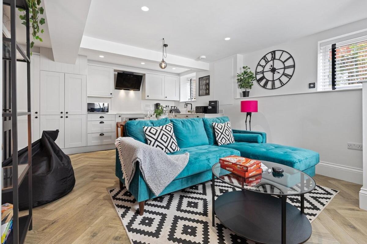 Flat B - Housity