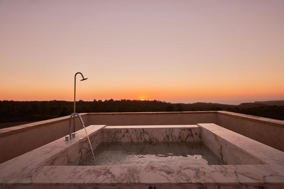 O nascer ou o pôr do sol visto a partir do hotel