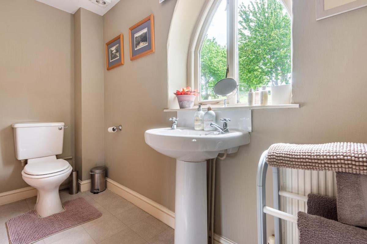 Grooms Cottage - Housity