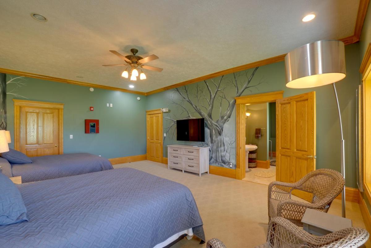 Vast McArthur Home Near Wayne National Forest - Housity