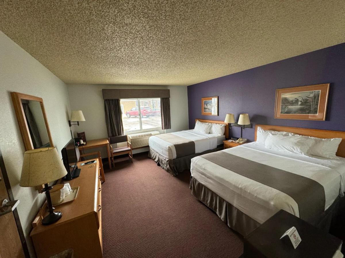 Fossil Creek Hotel & Suites - Housity