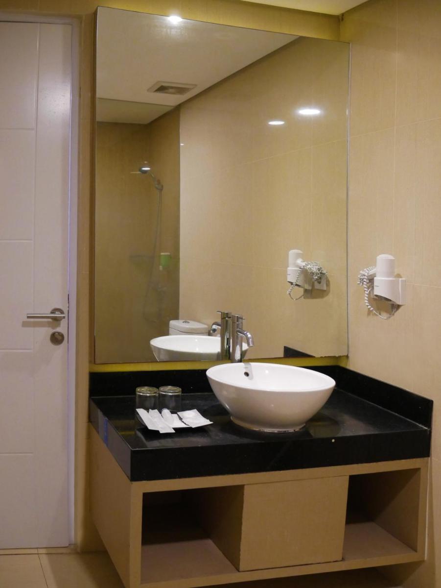Hotel Nirwana Pekalongan - Housity