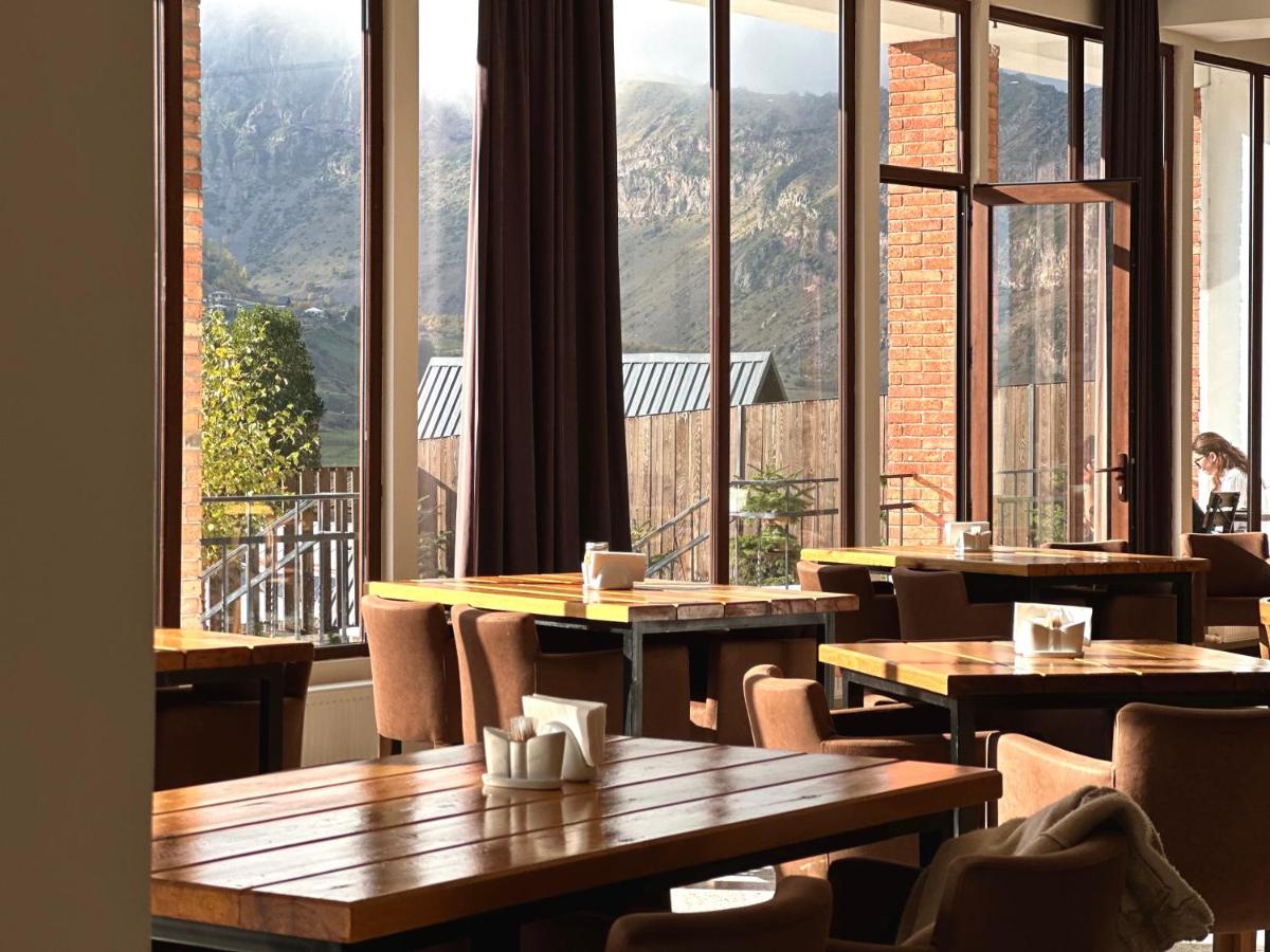 Mountain House Kazbegi - Hizvo