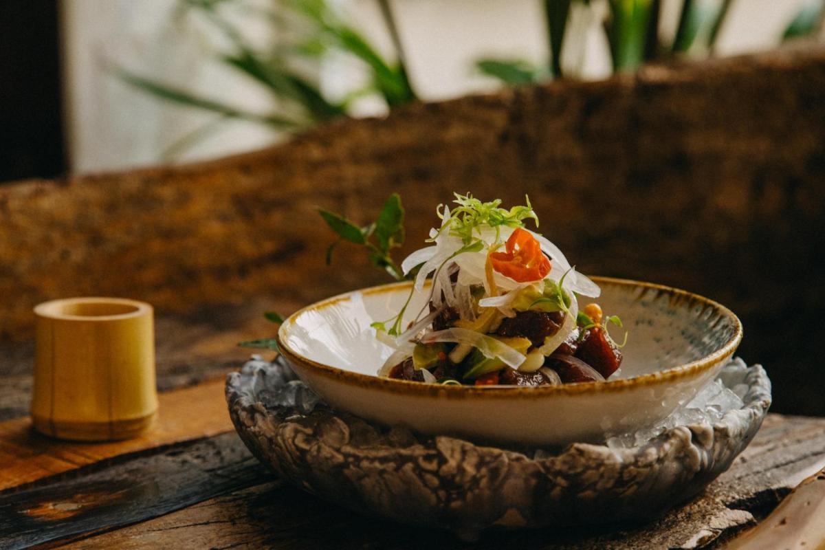 Comida en o cerca de este hotel