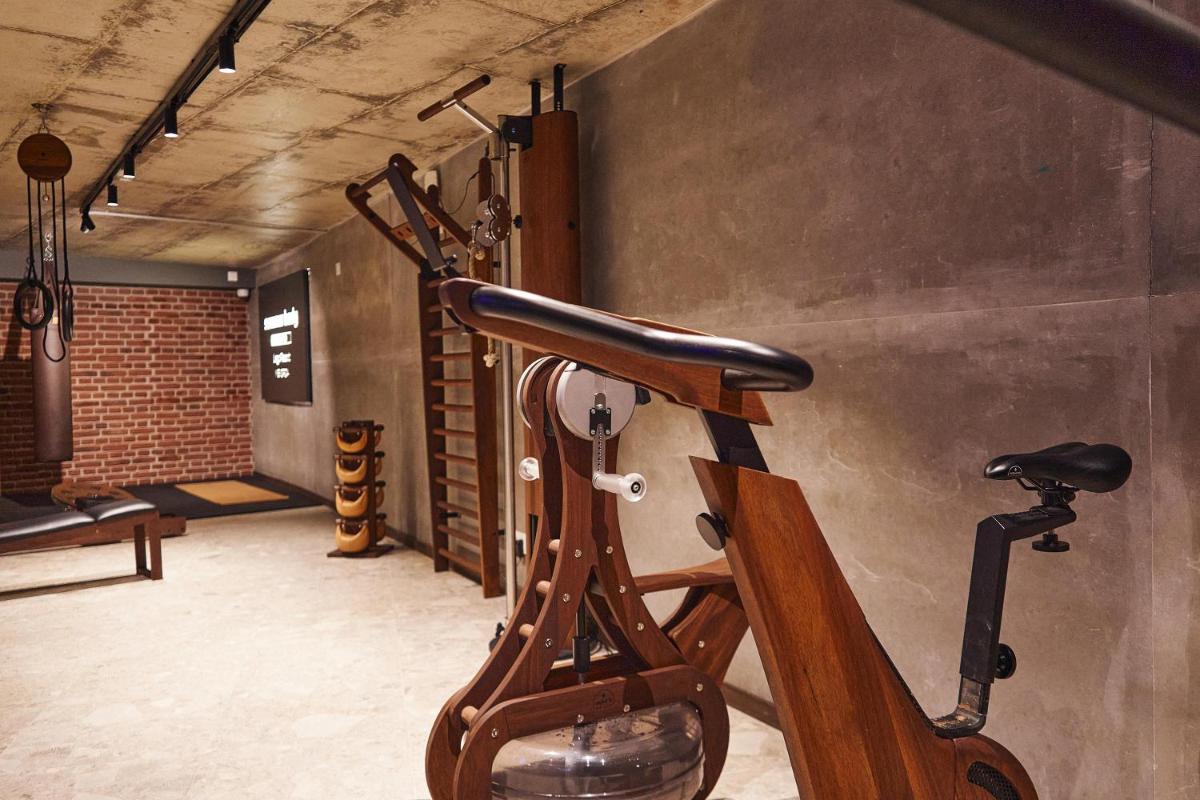 Gimnasio o instalaciones de fitness de Lago Resort Menorca - Suites del Lago Adults Only