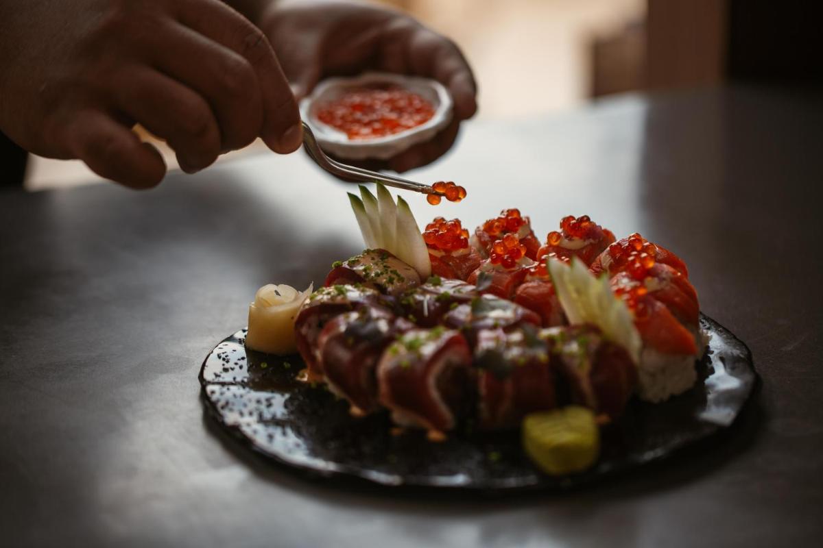 Comida en o cerca de este hotel