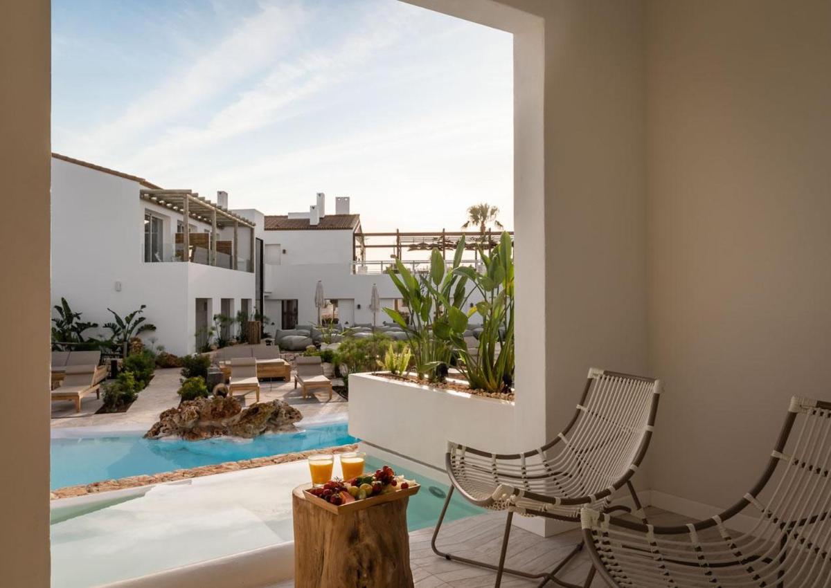 Piscina en o cerca de Lago Resort Menorca - Suites del Lago Adults Only