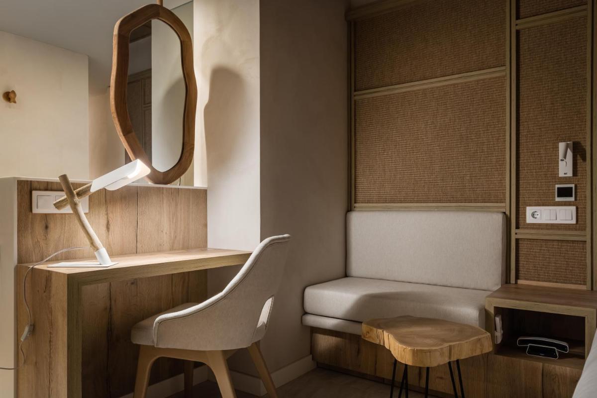 Imagen de la galería de Lago Resort Menorca - Suites del Lago Adults Only, en Cala'n Bosch
