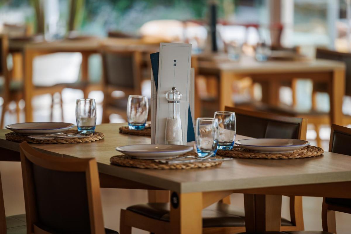 Un restaurante o sitio para comer en Blau Colònia Sant Jordi