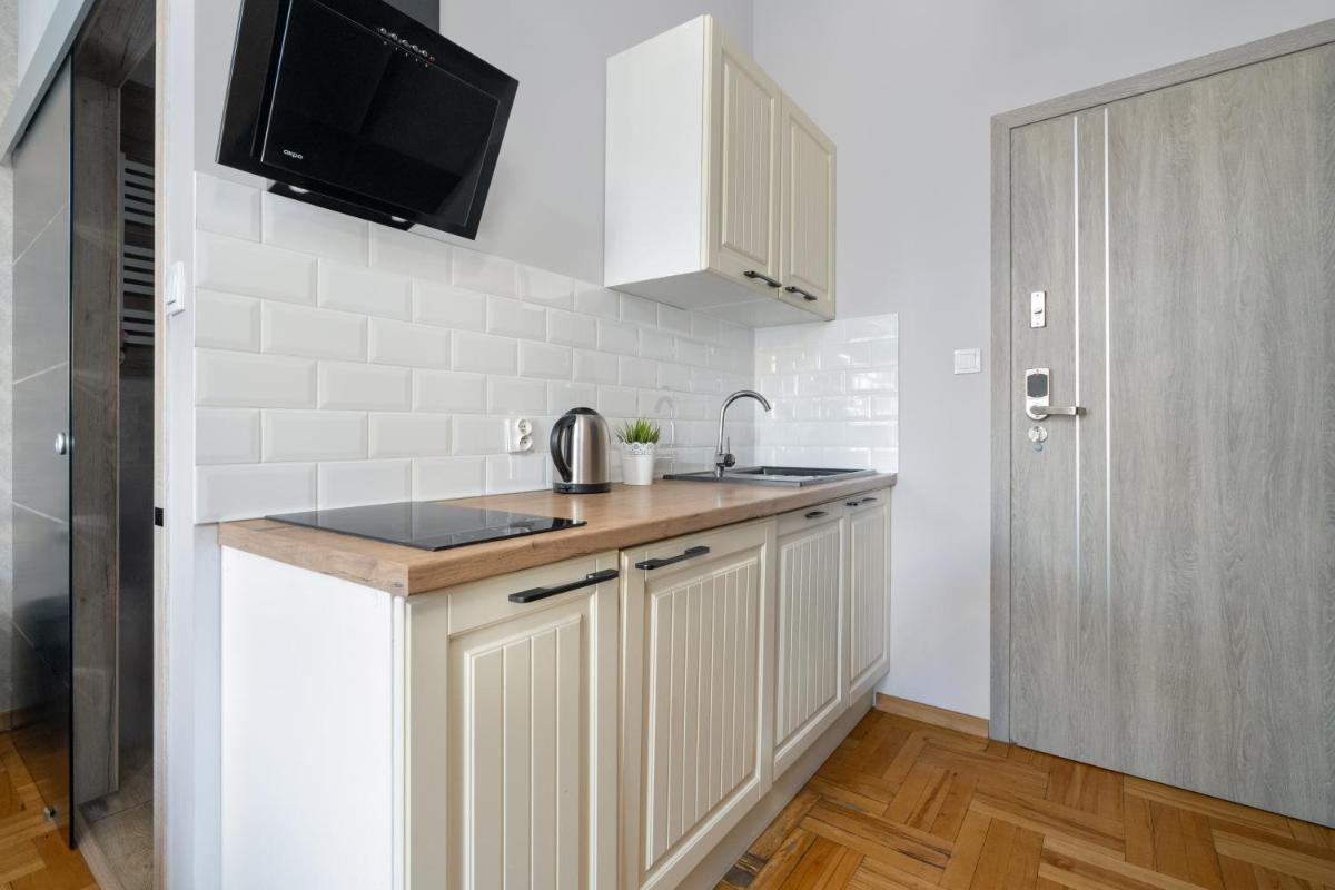 Very Berry - Głogowska 39-14 - MTP Apartments, check in 24h - Housity