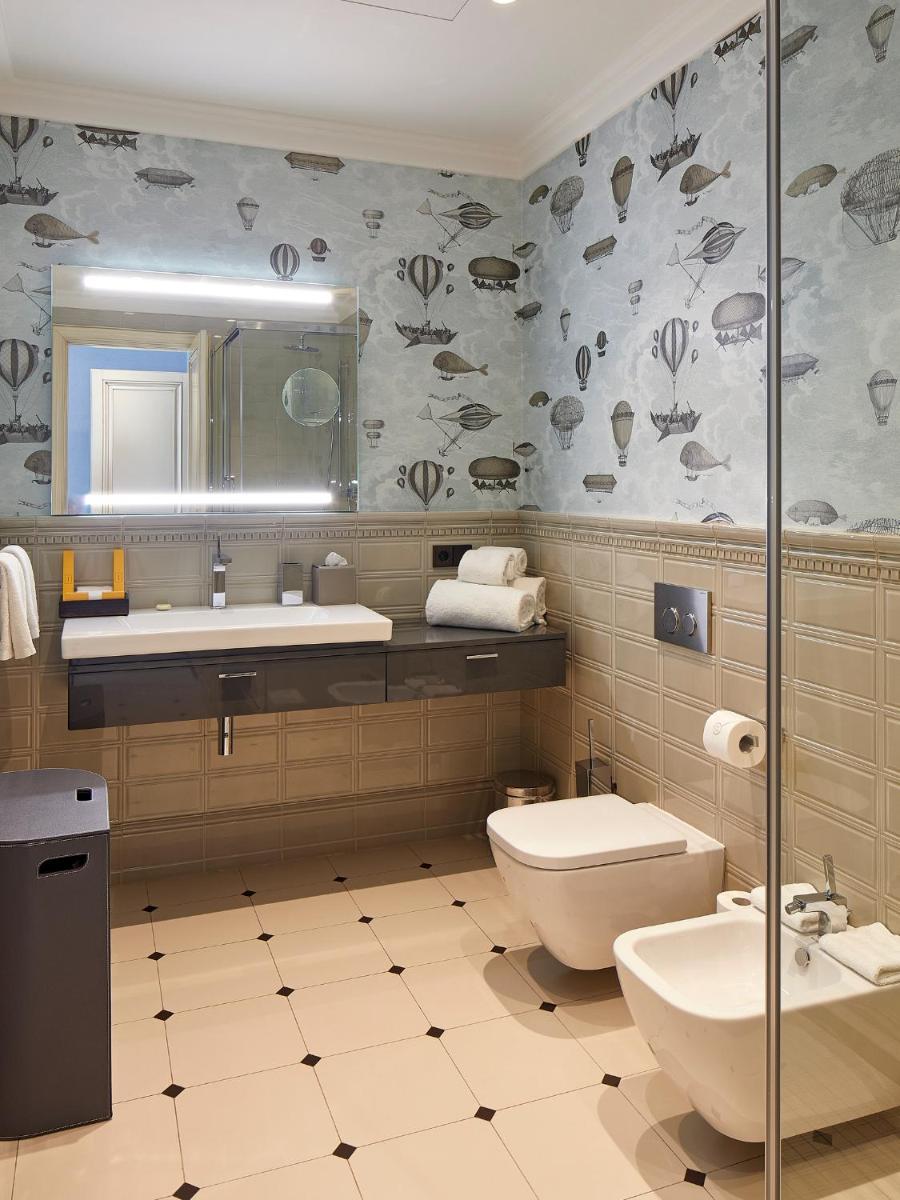 Un baño de Alàbriga Hotel GL