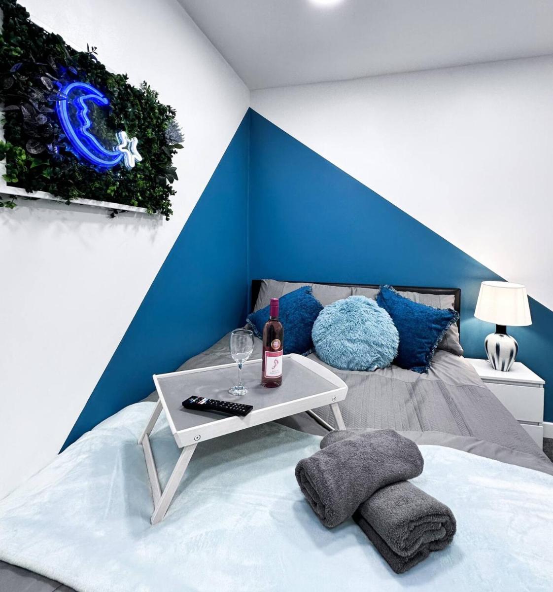 Cosy Contemporary Apartment - Brimsdown, Enfield - Housity