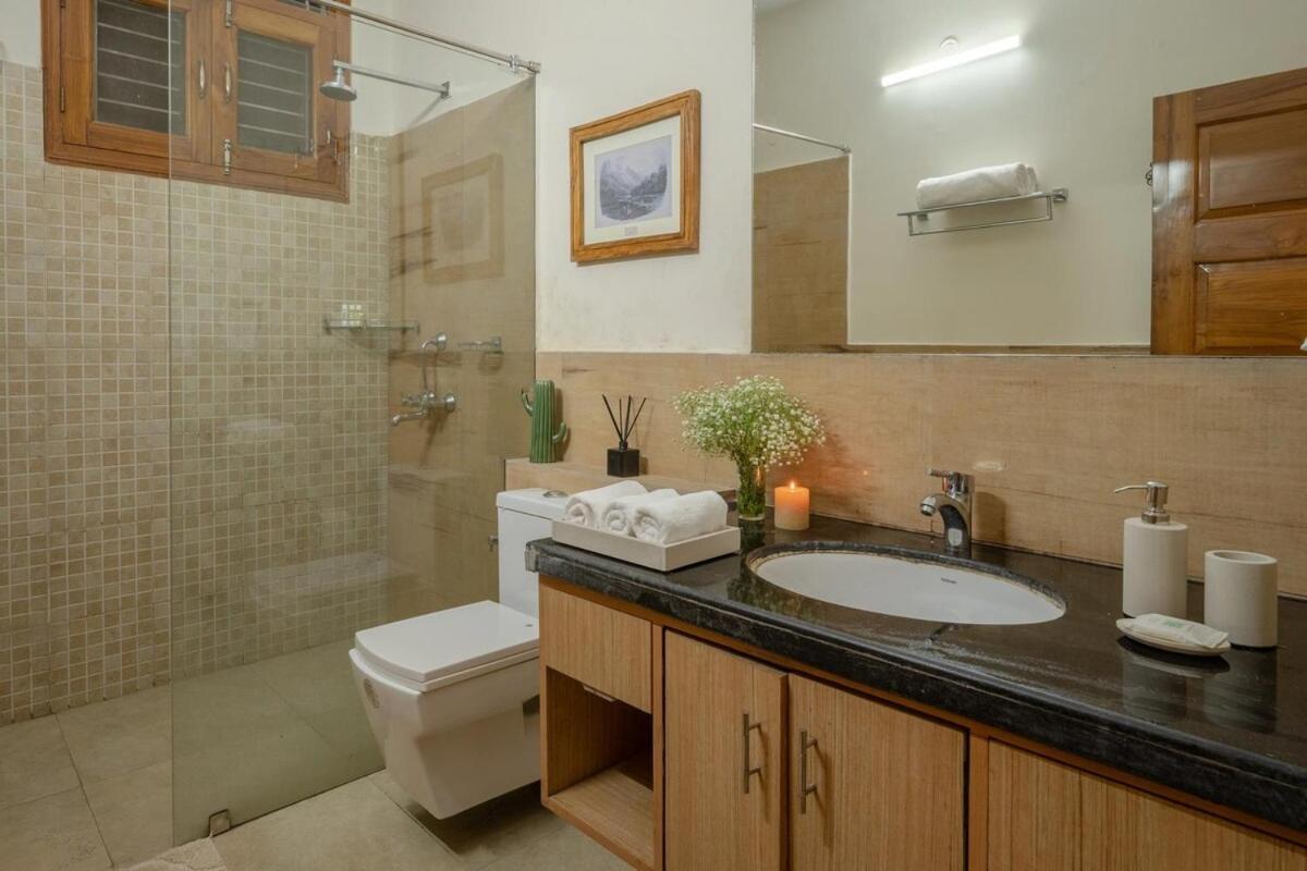 Shambhal House , Lake View - Housity