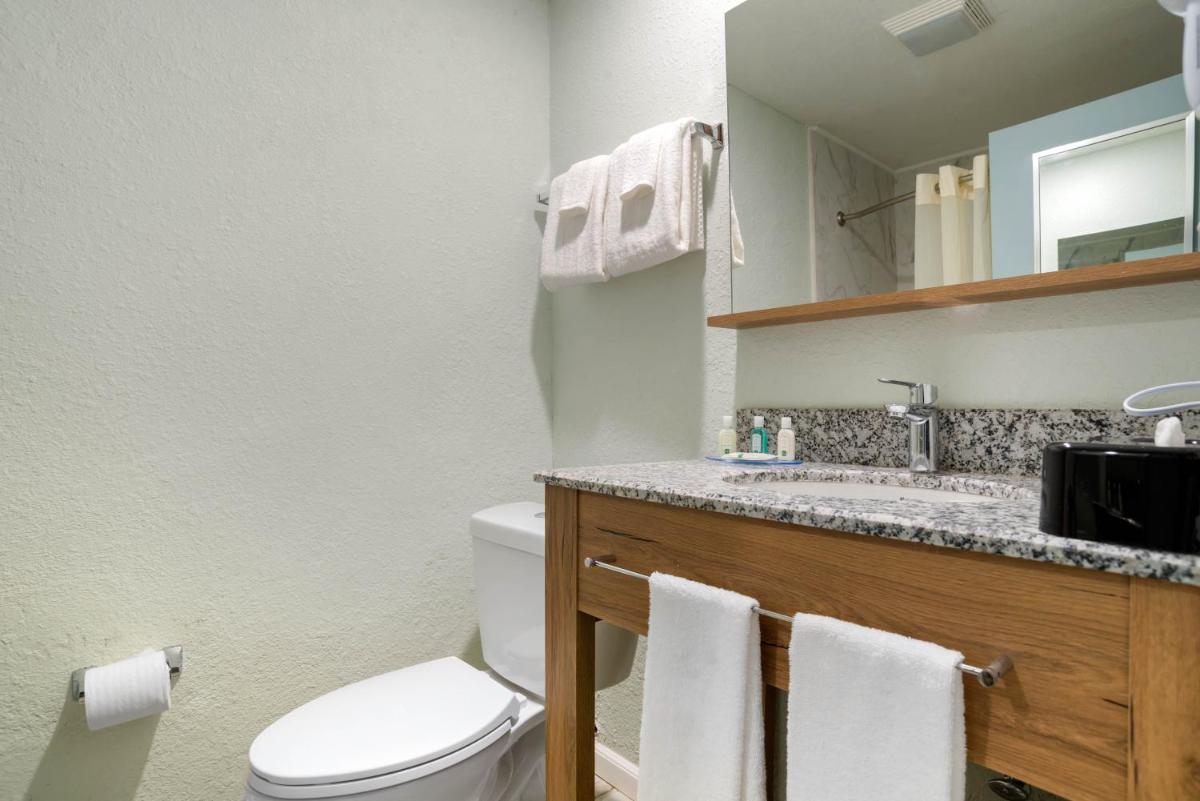 Quality Inn Fort Walton Beach - Destin West - Housity