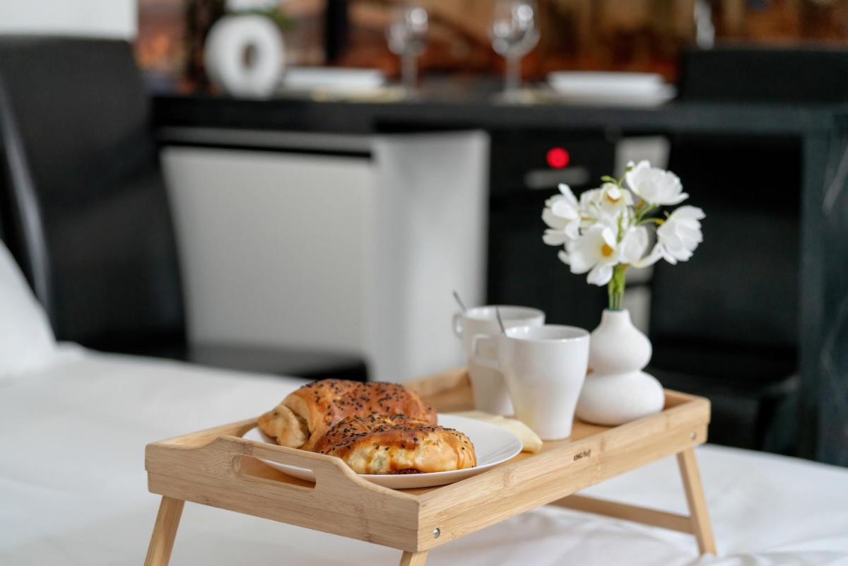 Very Berry - Kwiatowa 5 - City Center Apartment, check in 24h - Housity