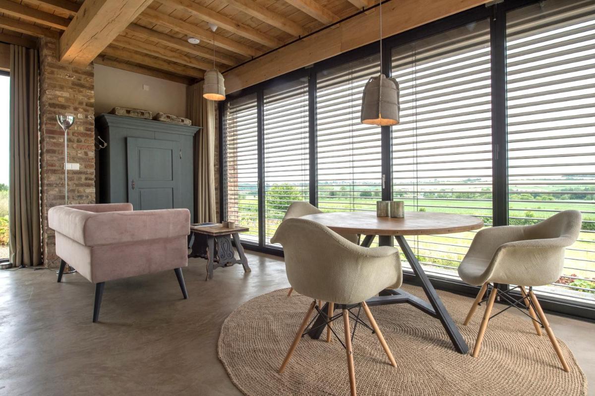 Domein Holset BruisendWijnHuis - Housity