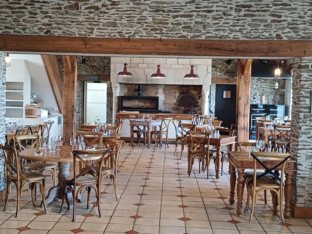 Restaurant ou autre lieu de restauration dans l'établissement Eco-Domaine La Fontaine - HOTEL-SPA - 300 m Plage de la Fontaine aux Bretons