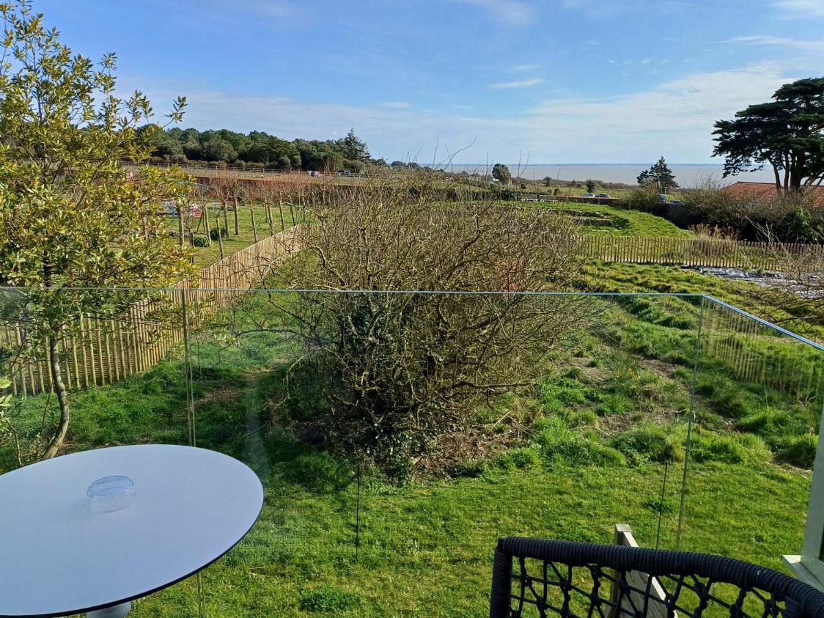 Jardin de l'établissement Eco-Domaine La Fontaine - HOTEL-SPA - 300 m Plage de la Fontaine aux Bretons